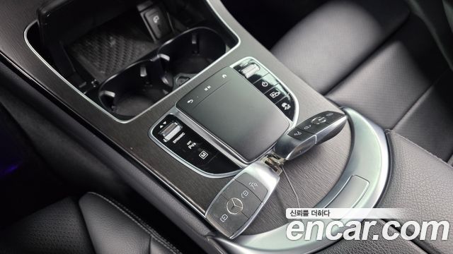 Mercedes-Benz GLC-Class GLC300e 4MATIC Coupe