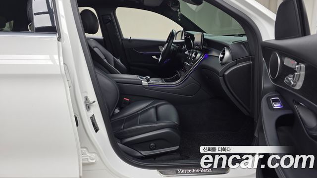 Mercedes-Benz GLC-Class GLC300e 4MATIC Coupe