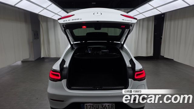 Mercedes-Benz GLC-Class GLC300e 4MATIC Coupe