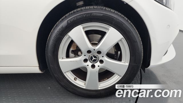 Mercedes-Benz C-Class C200