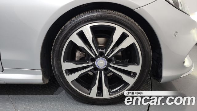 Mercedes-Benz E-Class E200 Cabriolet