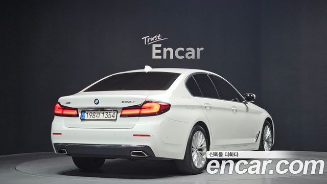 BMW 5-Series 523d xDrive Luxury