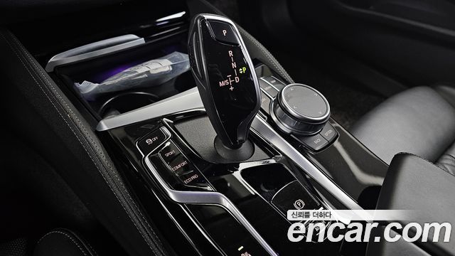 BMW 5-Series 523d xDrive Luxury