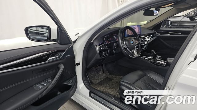 BMW 5-Series 523d xDrive Luxury