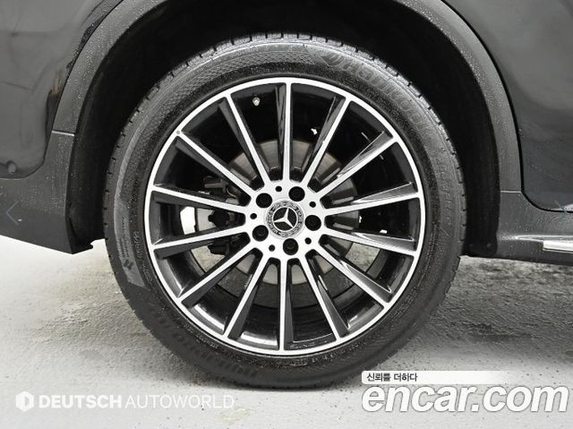 Mercedes-Benz GLC-Class GLC300 4MATIC AMG Line