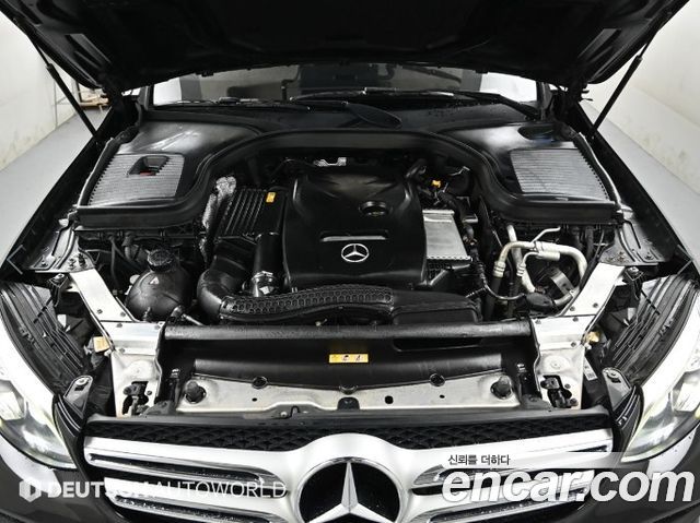 Mercedes-Benz GLC-Class GLC300 4MATIC AMG Line