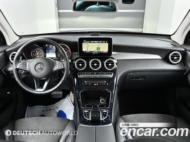 Mercedes-Benz GLC-Class GLC300 4MATIC AMG Line