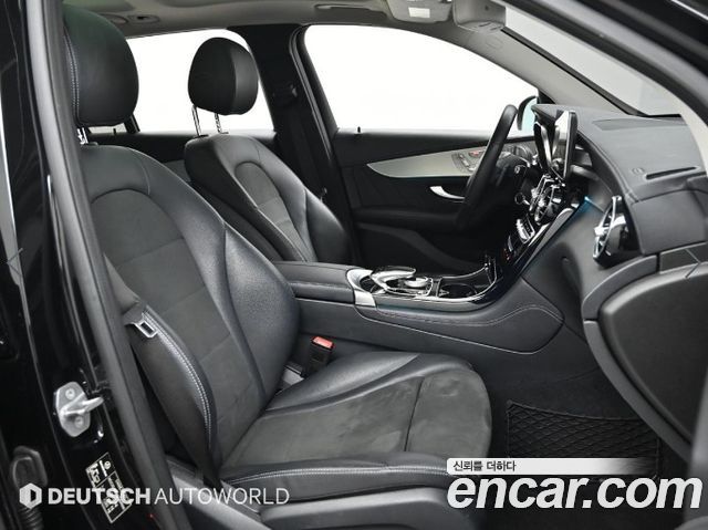 Mercedes-Benz GLC-Class GLC300 4MATIC AMG Line