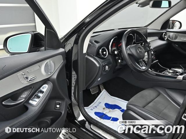 Mercedes-Benz GLC-Class GLC300 4MATIC AMG Line