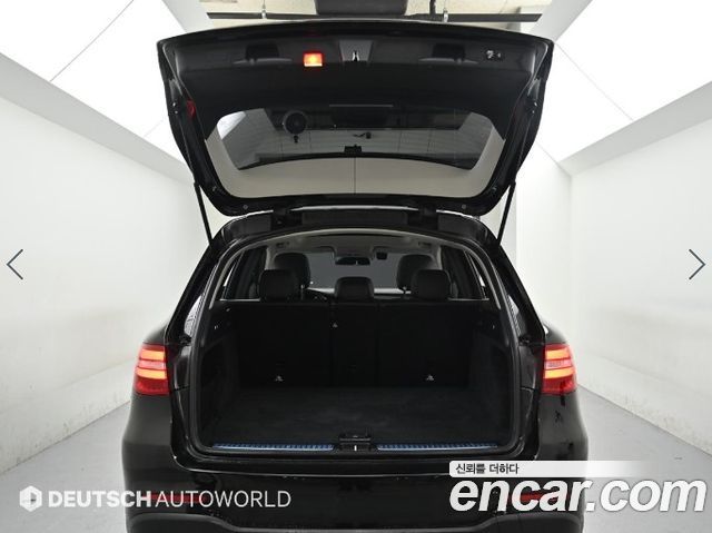 Mercedes-Benz GLC-Class GLC300 4MATIC AMG Line