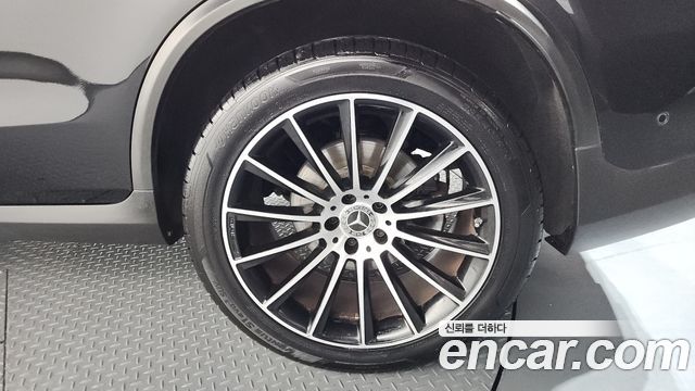 Mercedes-Benz GLC-Class GLC300 4MATIC AMG Line Coupe