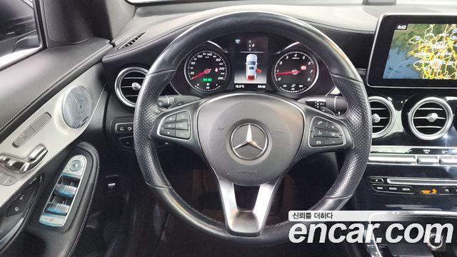 Mercedes-Benz GLC-Class GLC300 4MATIC AMG Line Coupe