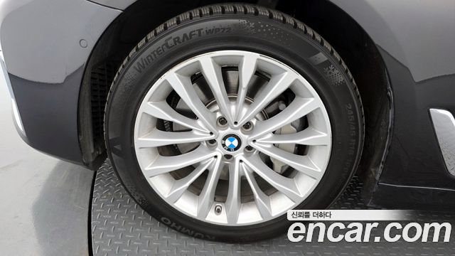 BMW 5-Series 530i Luxury