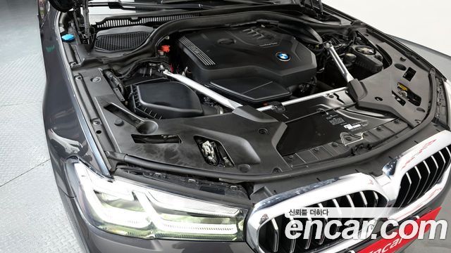 BMW 5-Series 530i Luxury