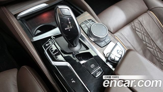 BMW 5-Series 530i Luxury