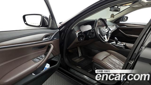 BMW 5-Series 530i Luxury