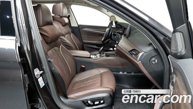 BMW 5-Series 530i Luxury