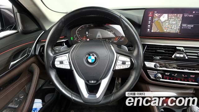 BMW 5-Series 530i Luxury