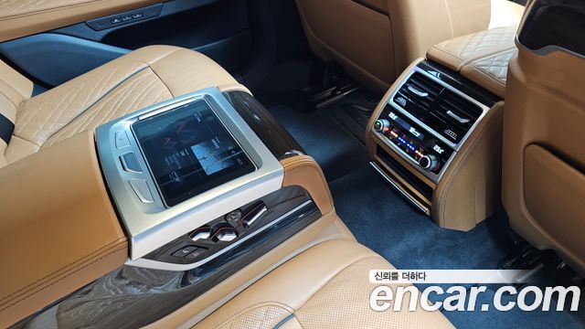 BMW 7-Series 740d xDrive Design Pure Excellence