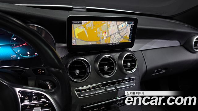 Mercedes-Benz C-Class C200 AMG Line