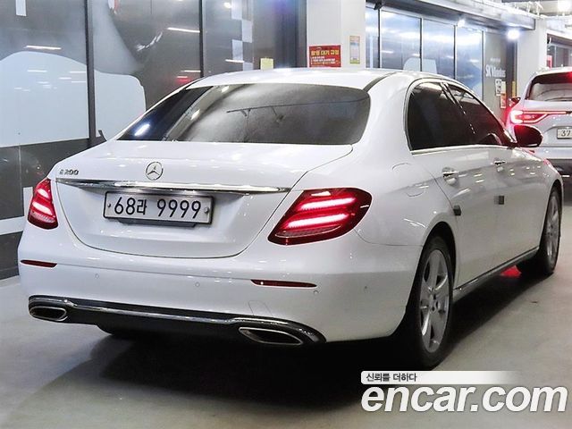 Mercedes-Benz E-Class E200 Avantgarde