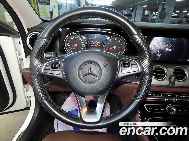 Mercedes-Benz E-Class E200 Avantgarde