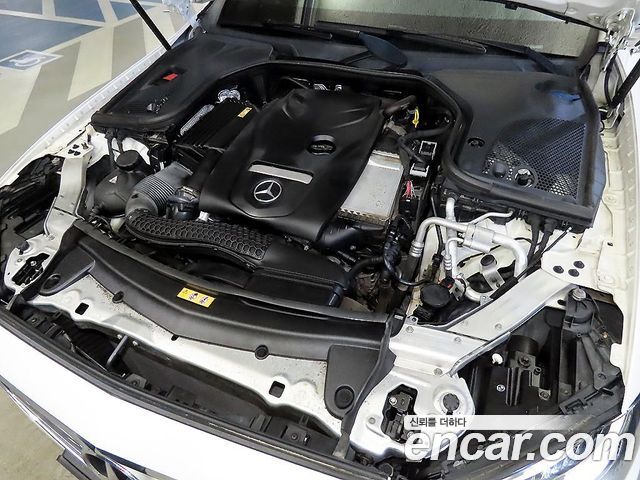 Mercedes-Benz E-Class E200 Avantgarde