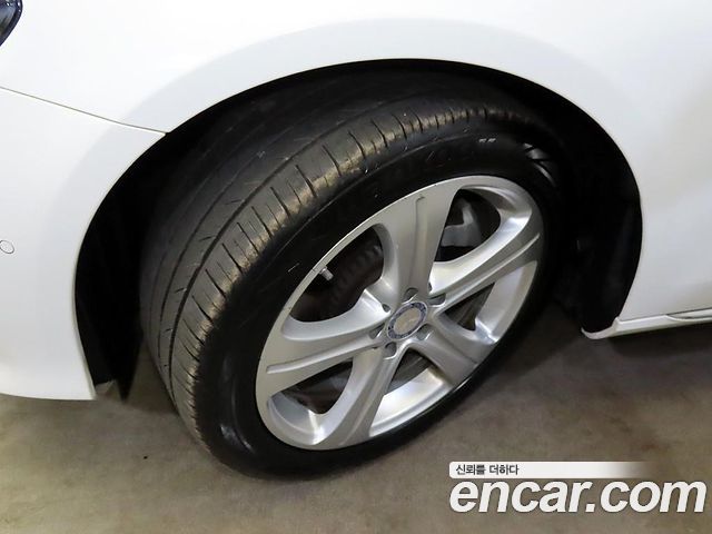 Mercedes-Benz E-Class E200 Avantgarde