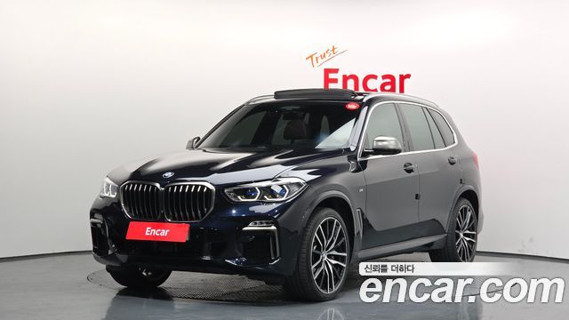 BMW X5 M50i