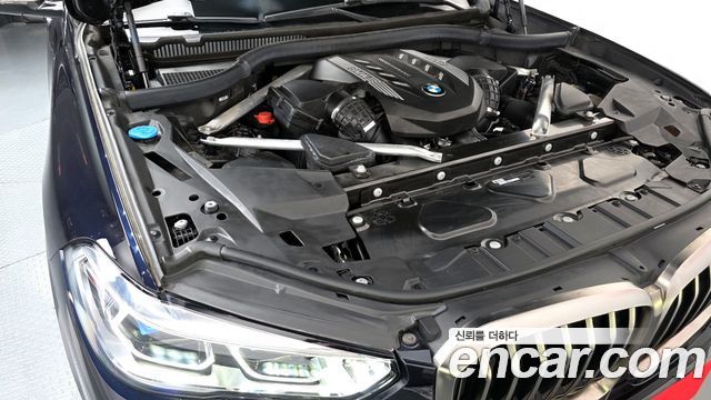 BMW X5 M50i