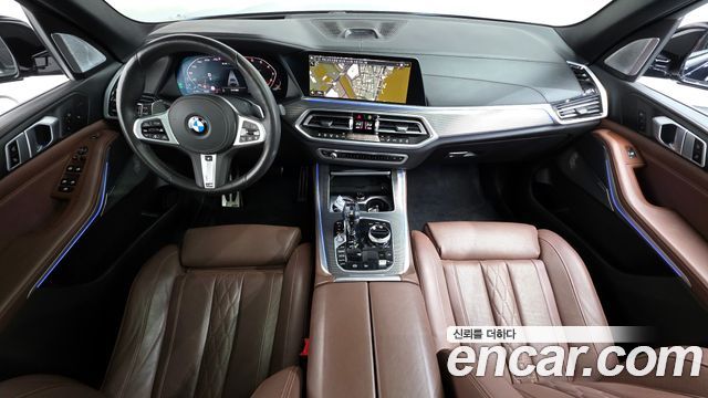 BMW X5 M50i