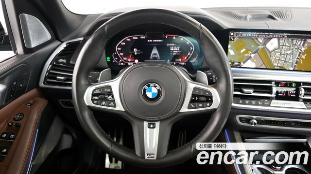 BMW X5 M50i