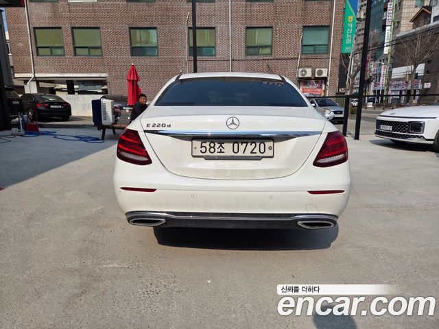 Mercedes-Benz E-Class E220d Exclusive
