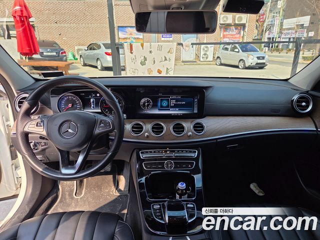 Mercedes-Benz E-Class E220d Exclusive