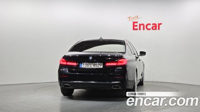 BMW 5-Series 520i Luxury