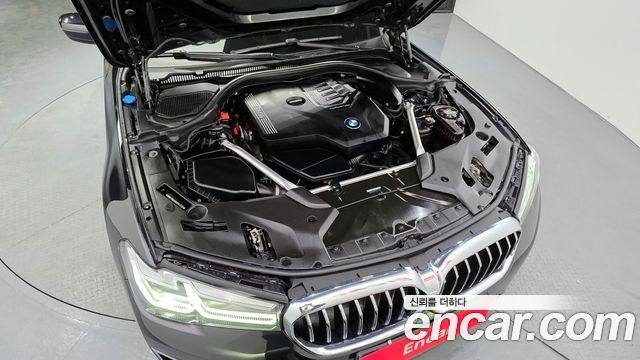 BMW 5-Series 520i Luxury