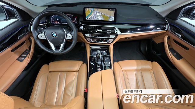 BMW 5-Series 520i Luxury