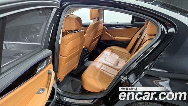 BMW 5-Series 520i Luxury