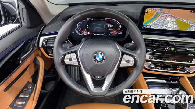 BMW 5-Series 520i Luxury