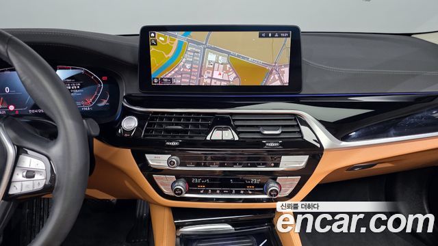 BMW 5-Series 520i Luxury