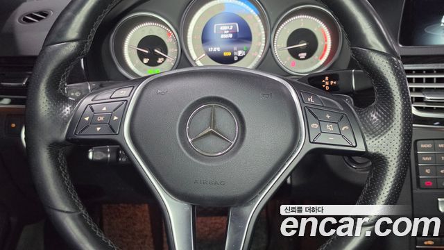 Mercedes-Benz E-Class E250 BlueTec 4MATIC AV