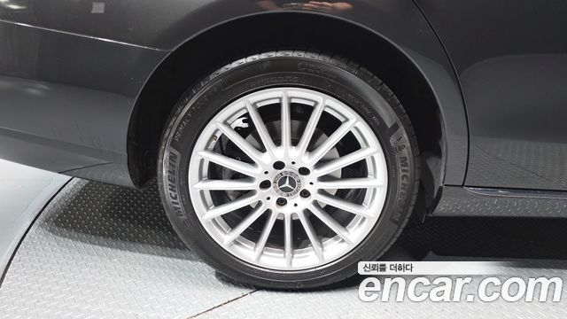 Mercedes-Benz E-Class E220d 4MATIC Exclusive