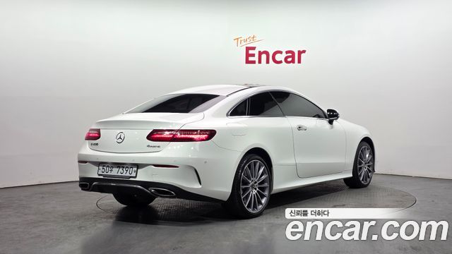 Mercedes-Benz E-Class E400 4MATIC Coupe