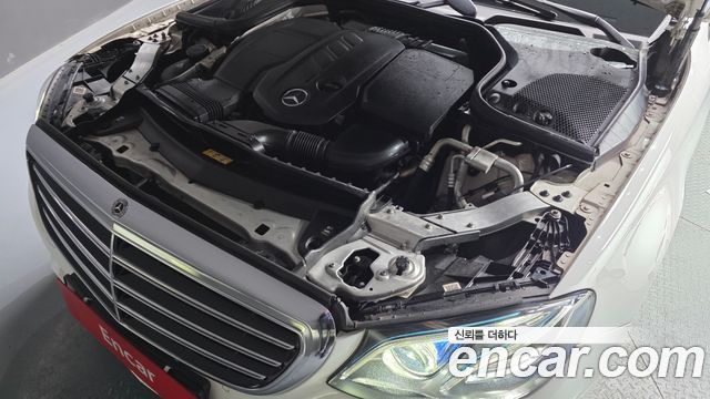 Mercedes-Benz E-Class E220d Exclusive