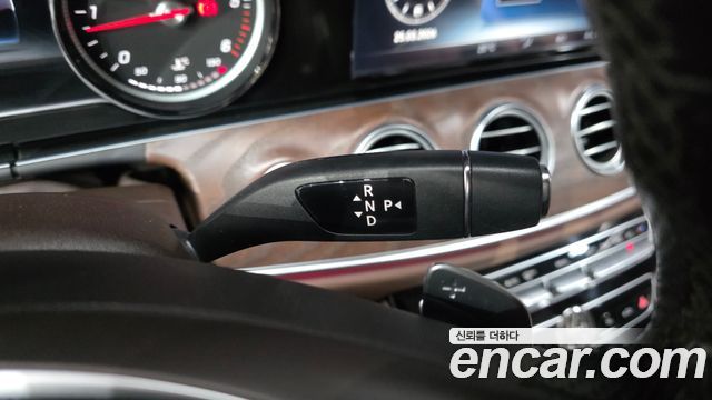 Mercedes-Benz E-Class E220d Exclusive