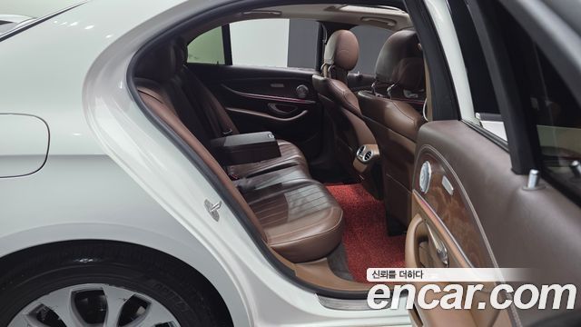 Mercedes-Benz E-Class E220d Exclusive