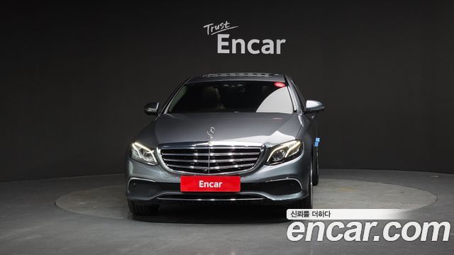 Mercedes-Benz E-Class E300 4MATIC Exclusive