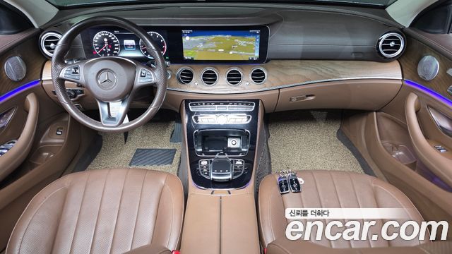Mercedes-Benz E-Class E300 4MATIC Exclusive