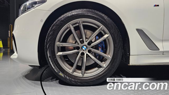 BMW 5-Series 530i M Sport Package Plus