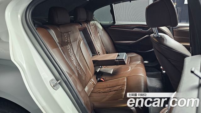 BMW 5-Series 530i M Sport Package Plus
